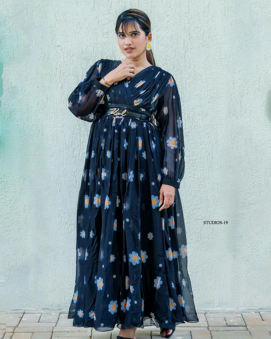 TOLLYWOOD ACTRESS SRAVANTHI CHOKARAPU IMAGES IN BLUE GOWN 3